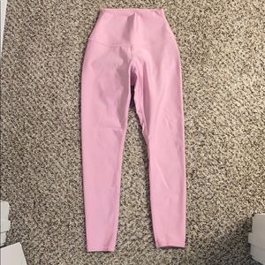 SOLD!! Alo yoga leggings